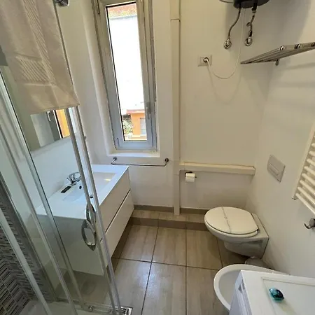 Via Treviso 6 Apartamento *
