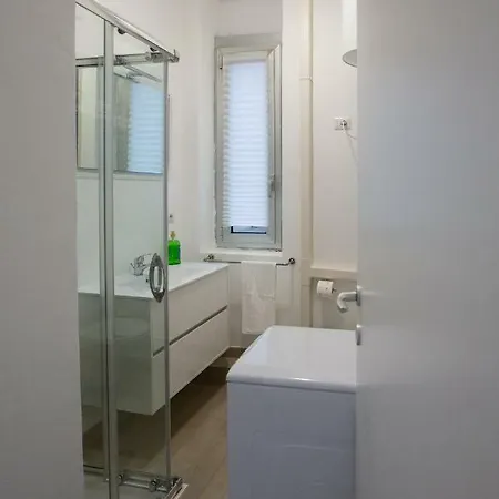 Via Treviso 6 * Milán